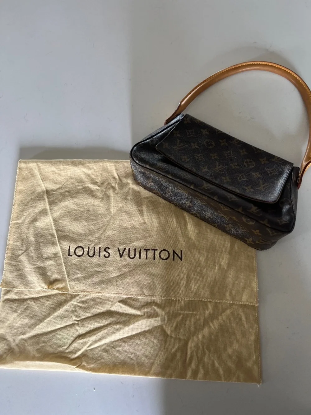 Louis Vuitton shoulder monogram shoulder bag